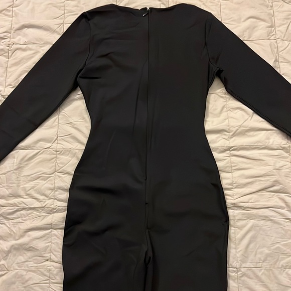 SKIMS ALL-IN-ONE SCOOP NECK LONG SLEEVE ONESIE - Picture 10 of 11